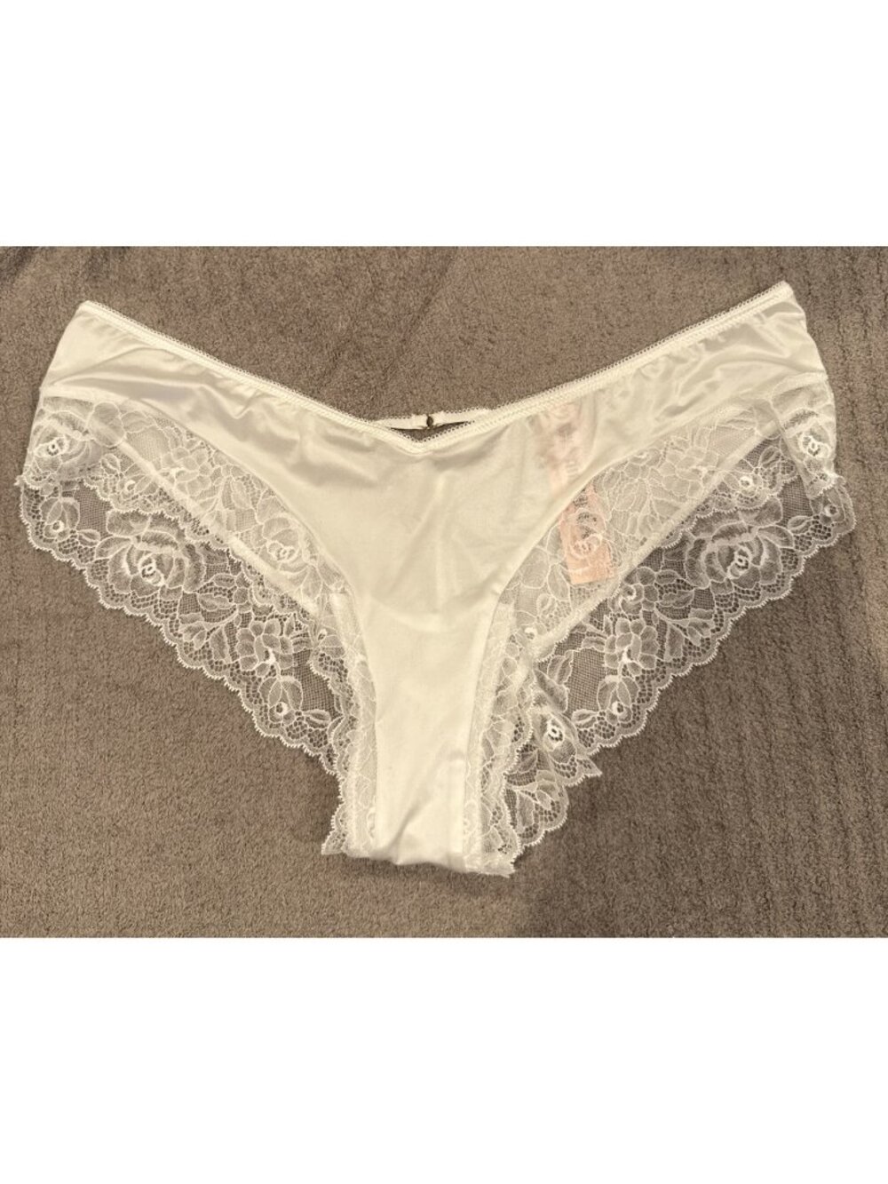 VICTORIA'S SECRET XL WHITE SILKY LACE TRIM GOLD CHARM CUT OUT CHEEKY PANTIES NWT